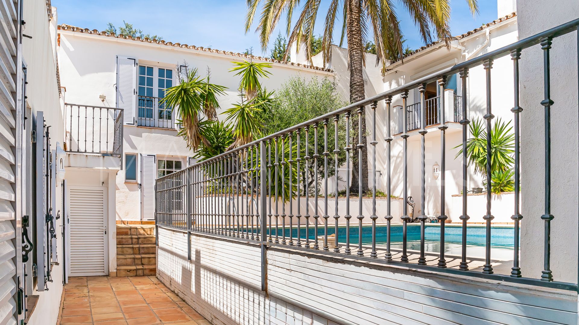 Villa for sale in Benahavis Centro