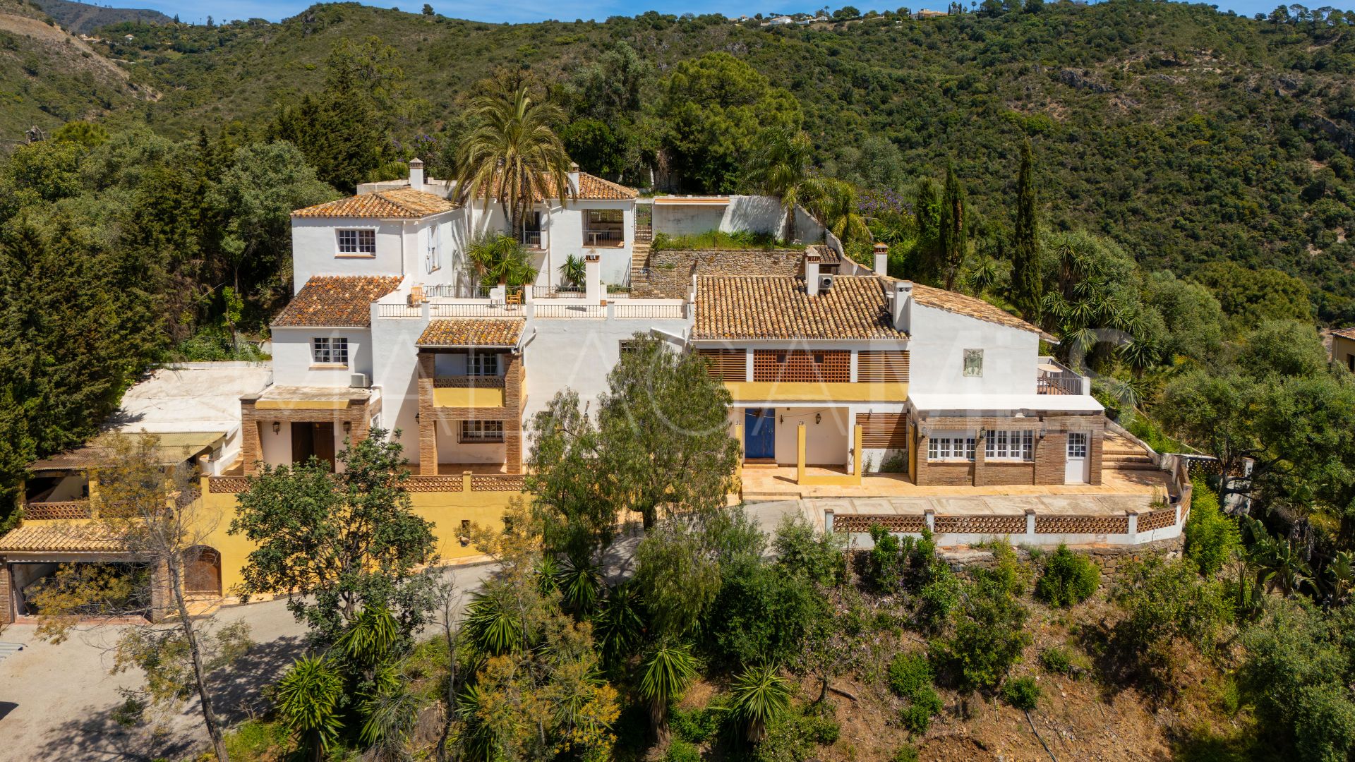 Villa for sale in Benahavis Centro