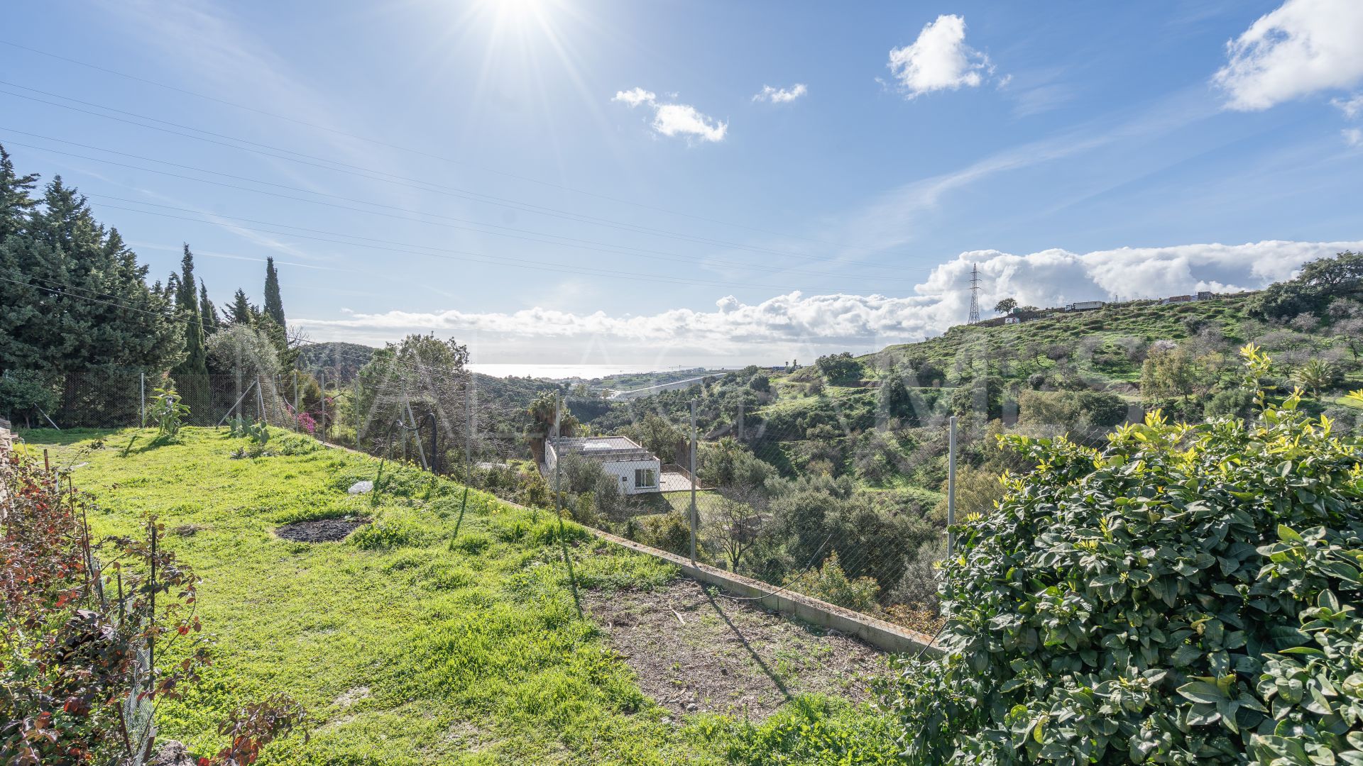 Villa for sale in Altos de Estepona