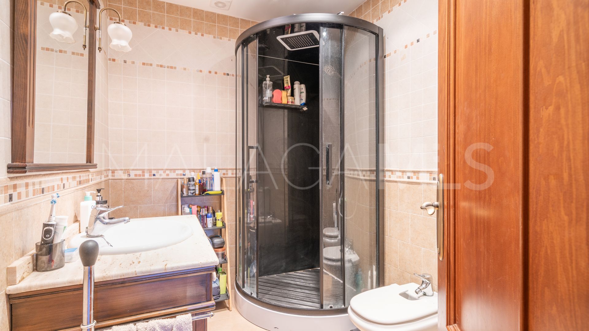 Villa for sale in Altos de Estepona