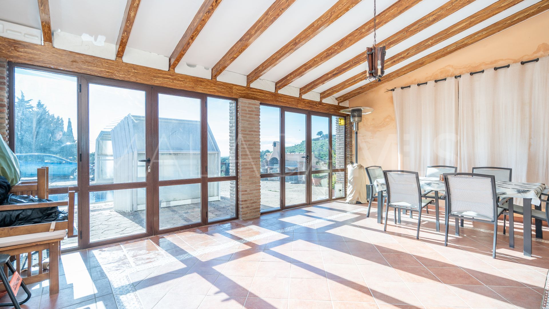 Villa for sale in Altos de Estepona