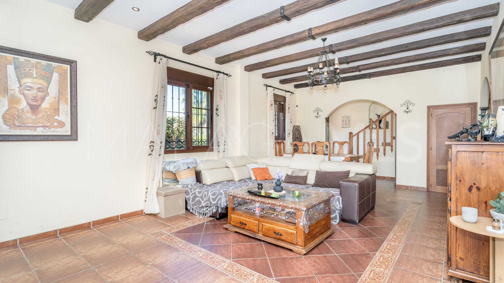 Villa for sale in Altos de Estepona