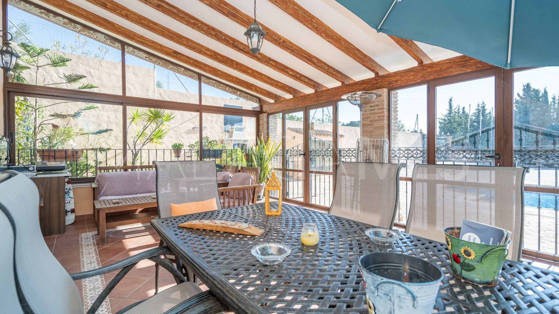 Villa for sale in Altos de Estepona