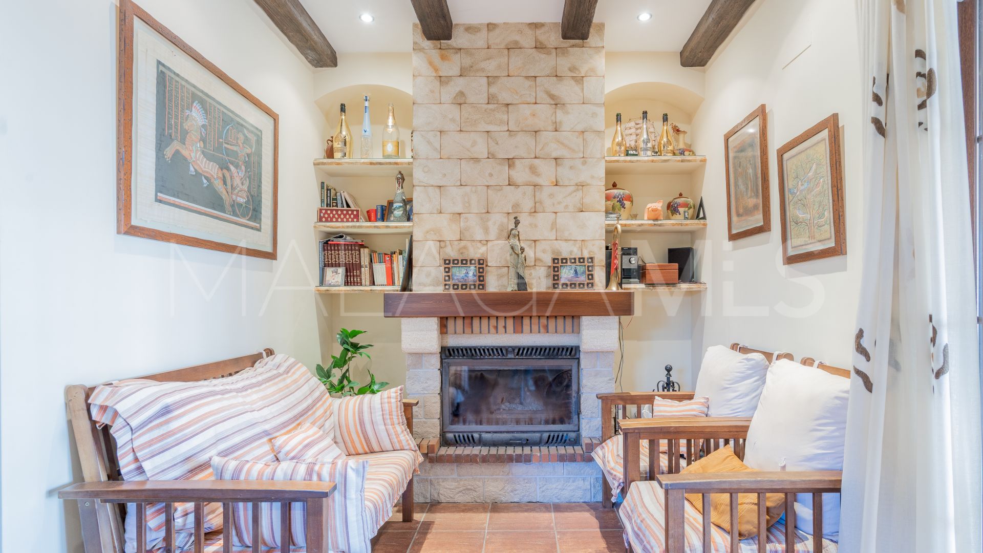 Villa for sale in Altos de Estepona