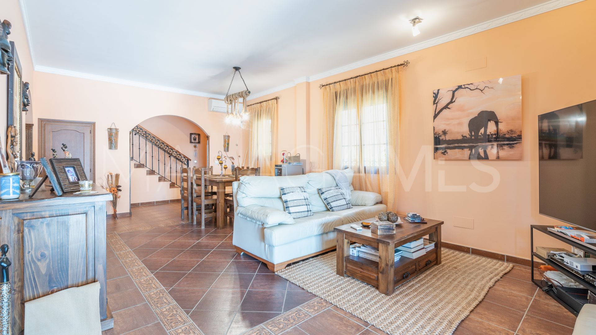 Villa for sale in Altos de Estepona