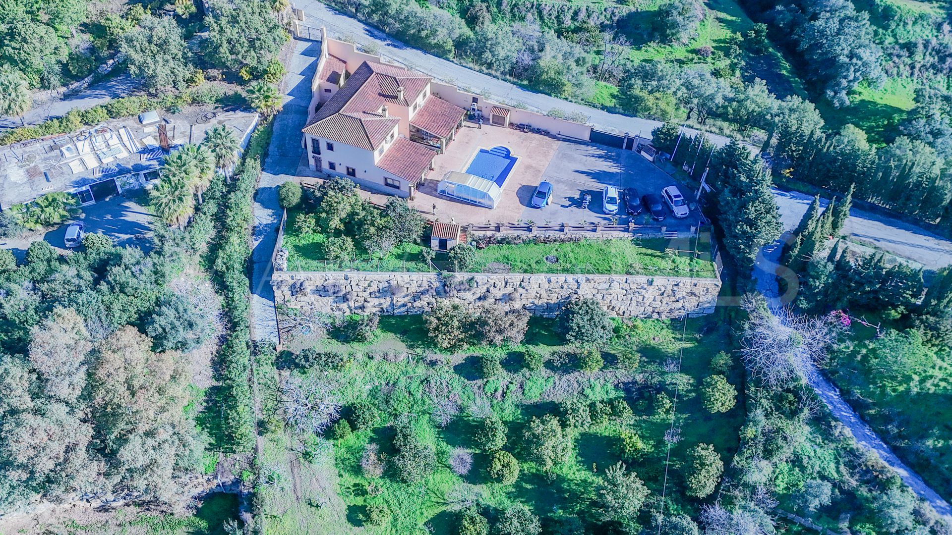 Villa for sale in Altos de Estepona