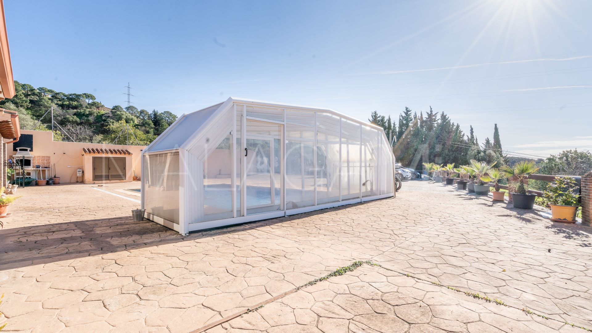 Villa for sale in Altos de Estepona