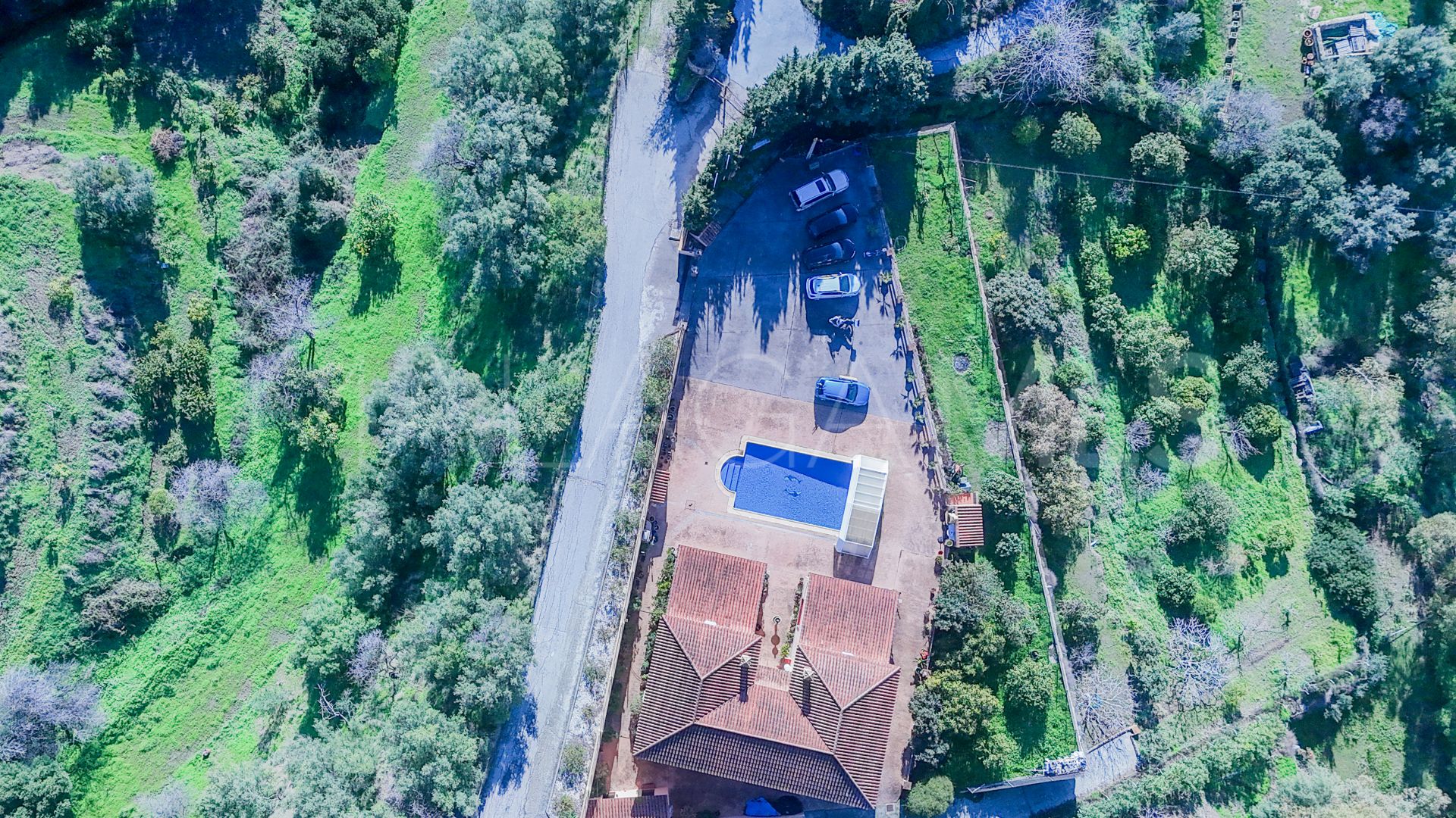 Villa for sale in Altos de Estepona