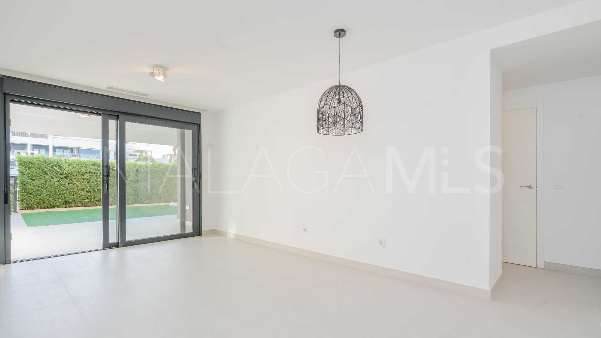 Estepona Este, apartamento planta baja for sale