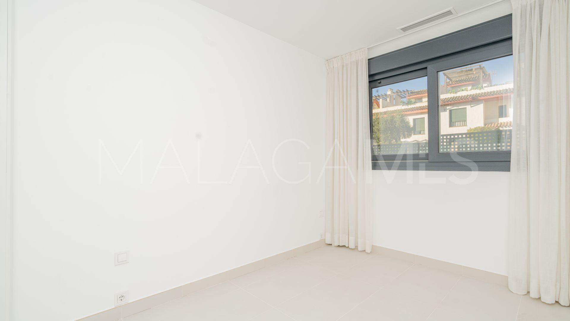 Estepona Este, apartamento planta baja for sale