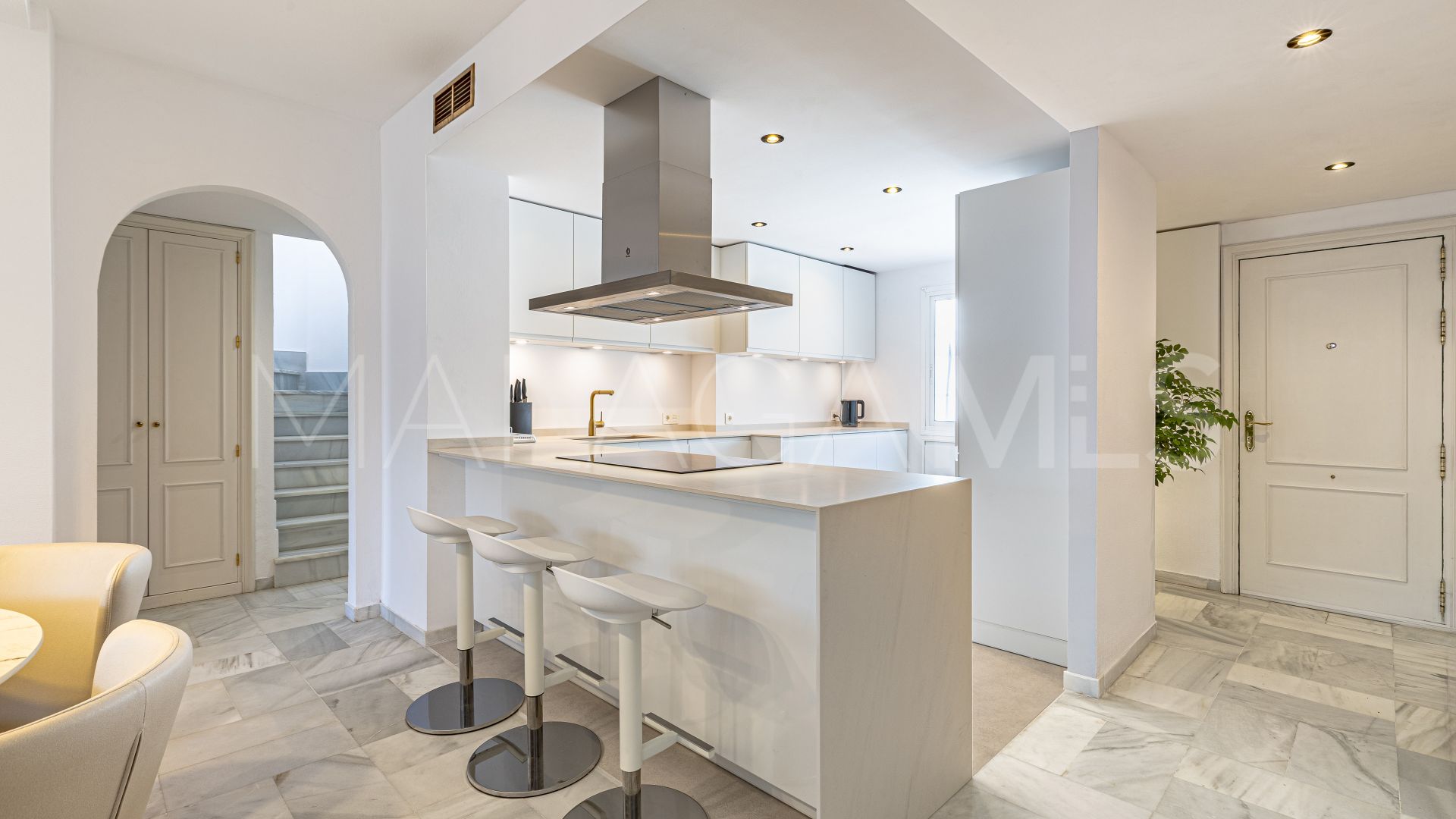 Duplex penthouse for sale in Nagüeles