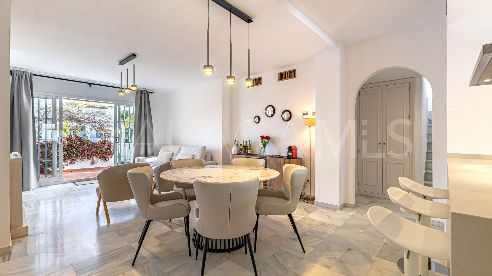 Duplex penthouse for sale in Nagüeles