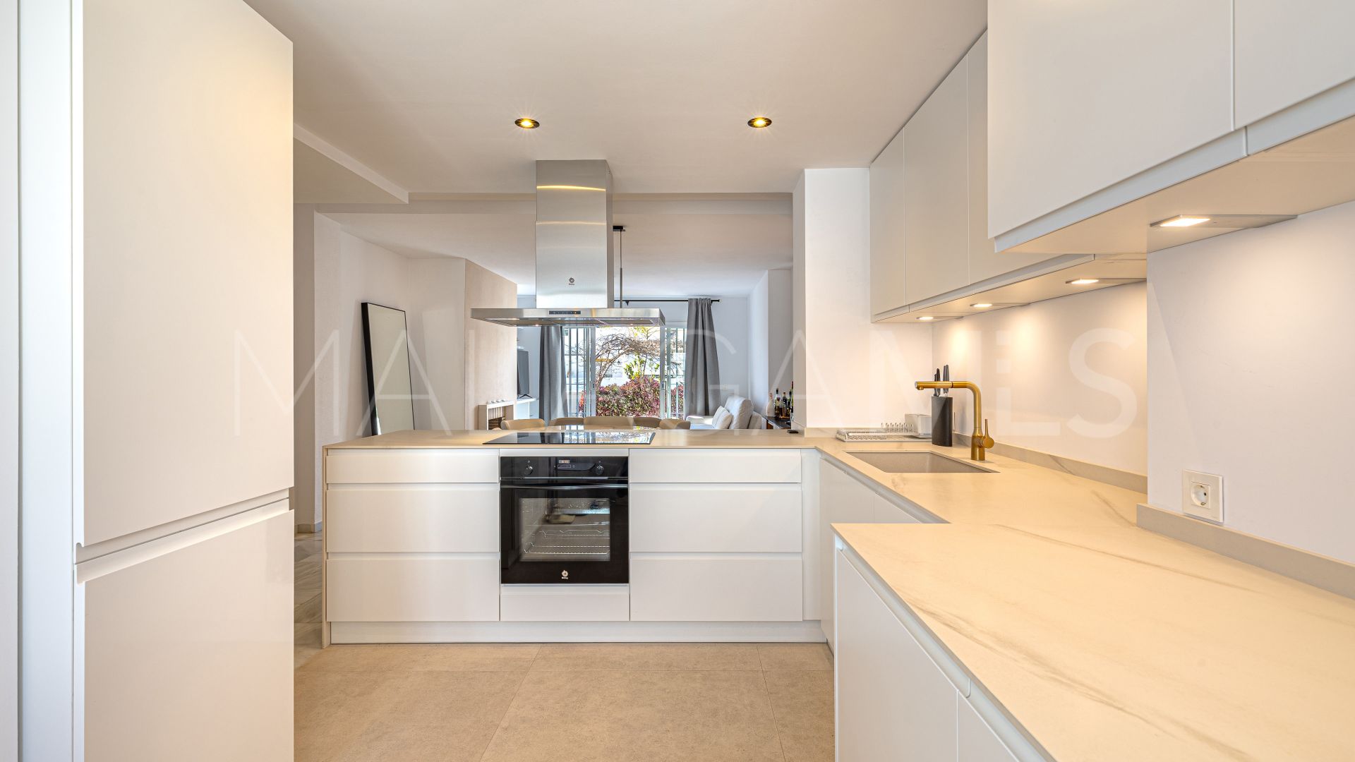 Duplex penthouse for sale in Nagüeles