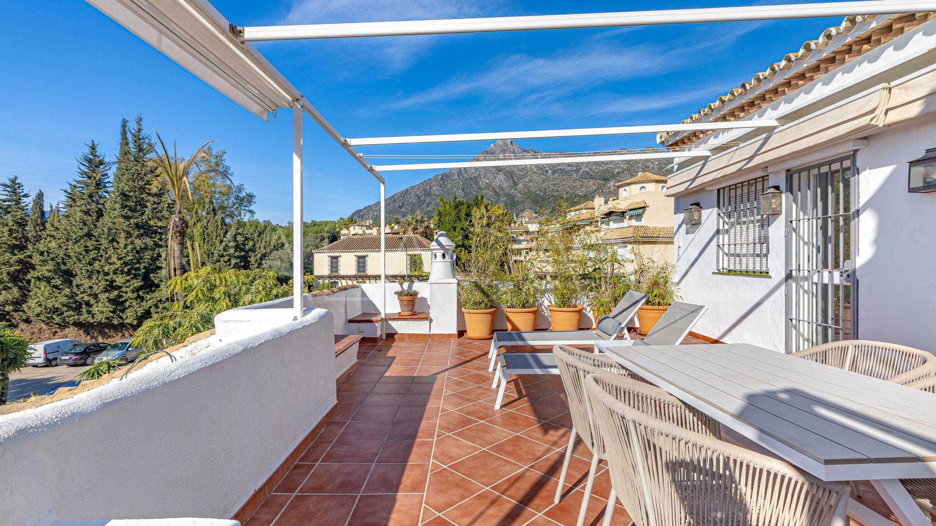 Duplex penthouse for sale in Nagüeles