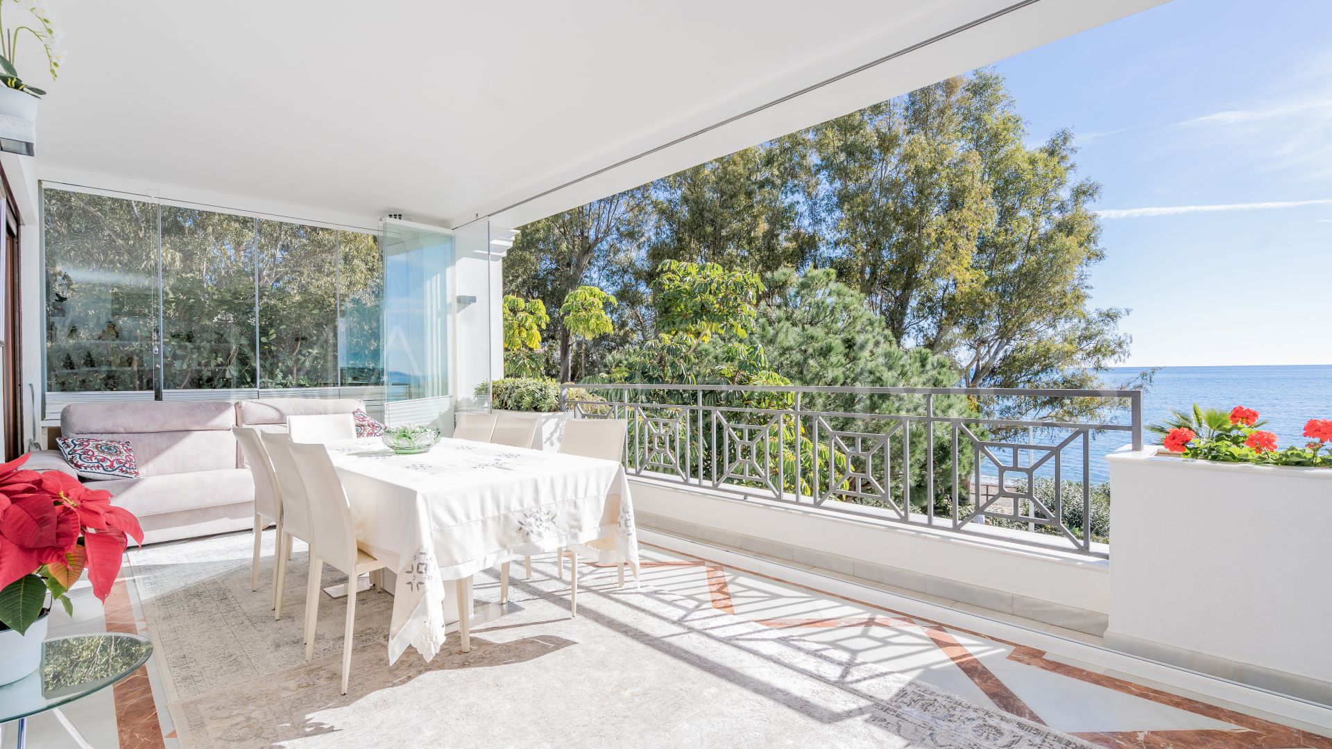 For sale 2 bedrooms apartment in Doncella Beach