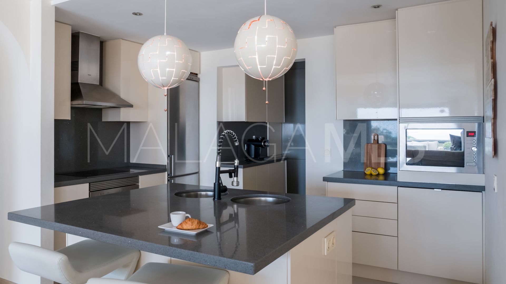 Penthaus for sale in La Duquesa