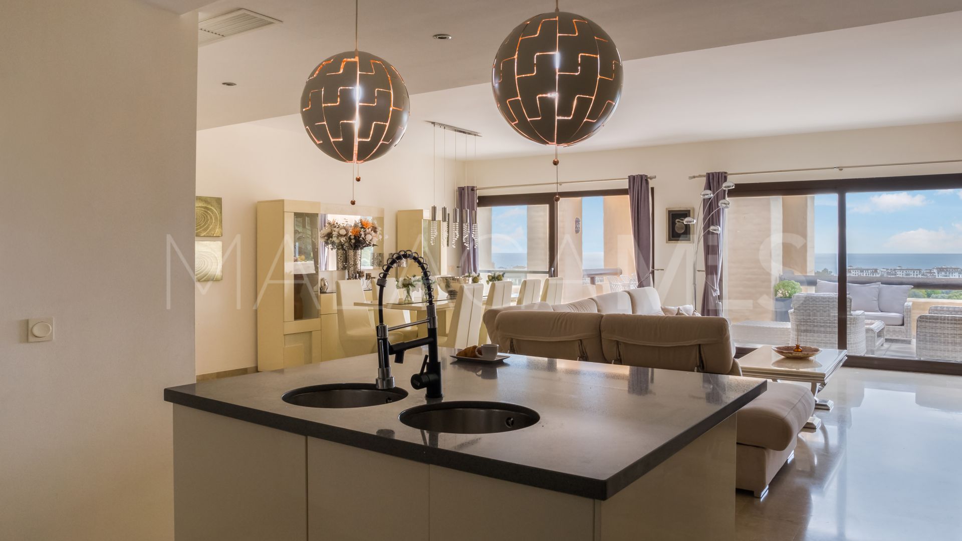 Penthaus for sale in La Duquesa