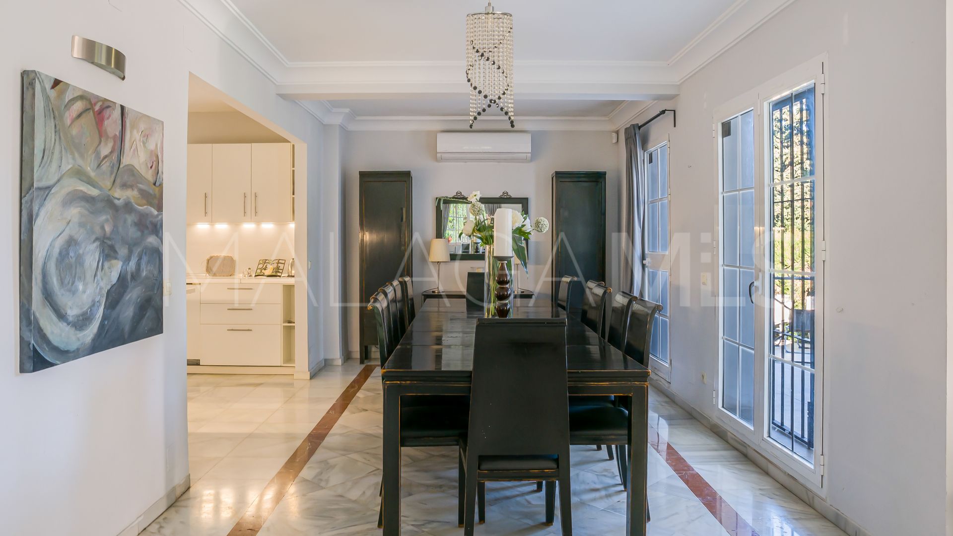 Villa for sale in Nueva Andalucia