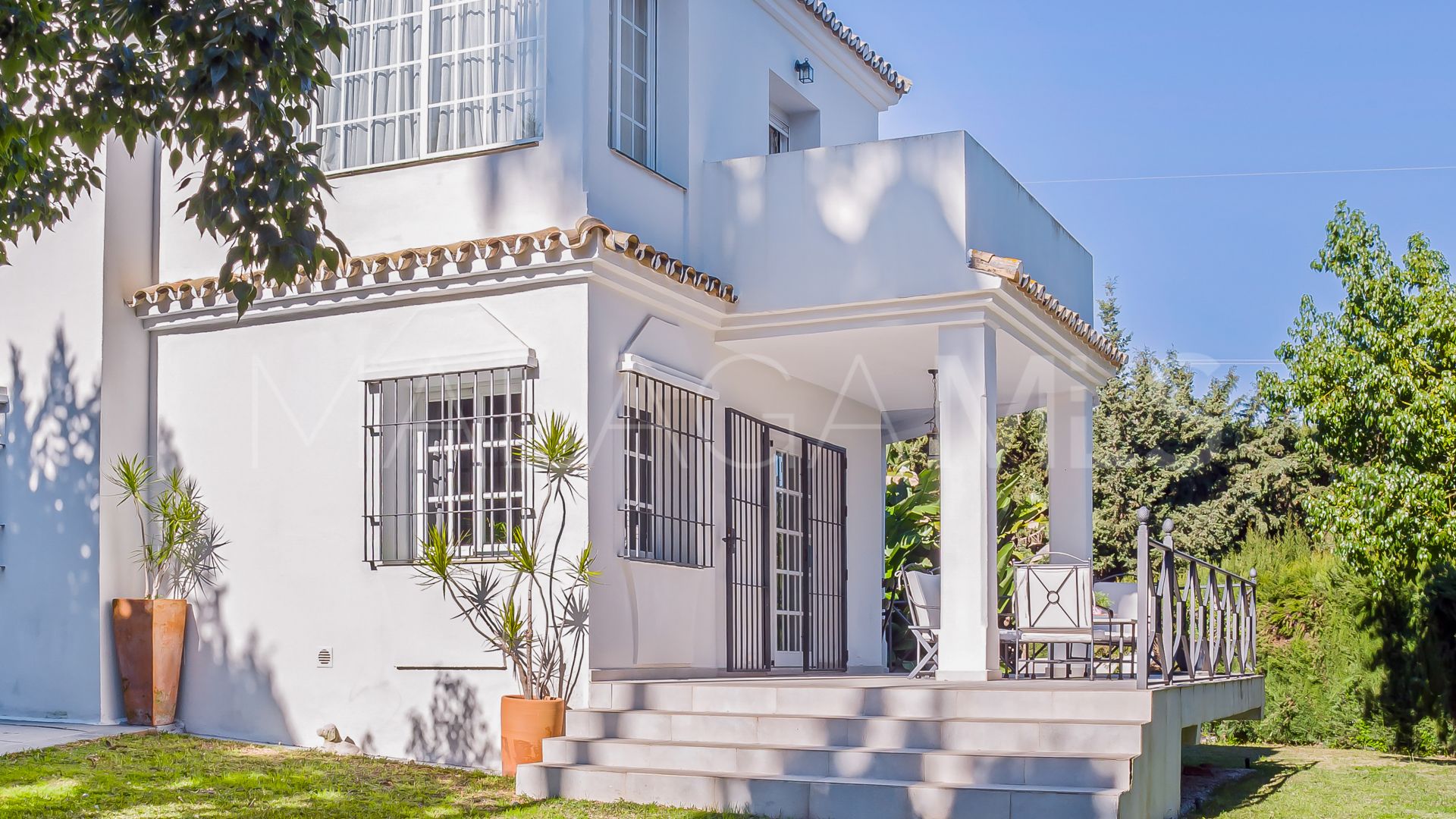 Villa for sale in Nueva Andalucia