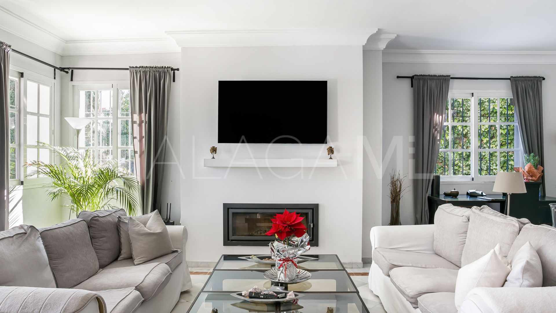 Villa for sale in Nueva Andalucia