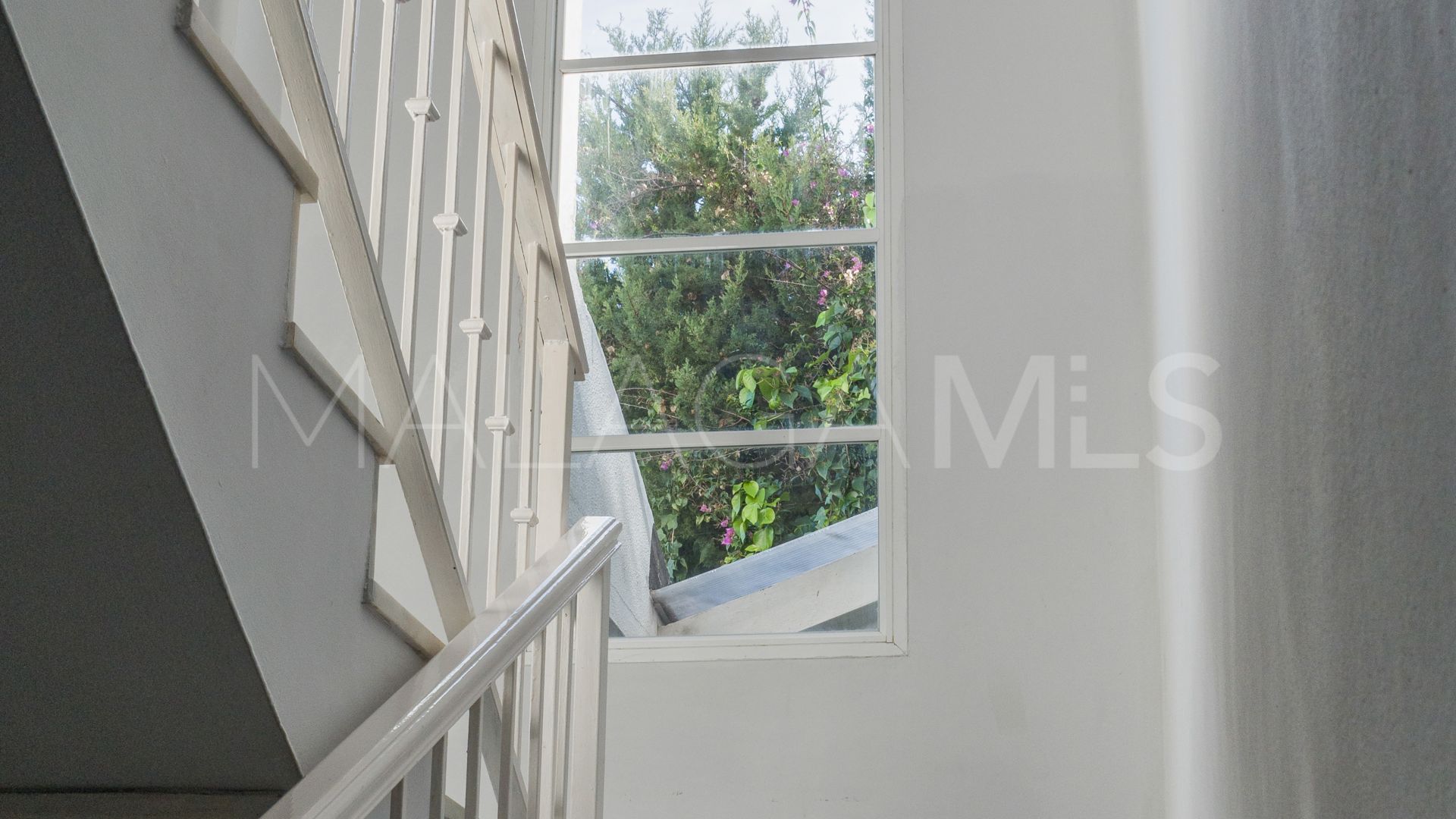 Villa for sale in Nueva Andalucia