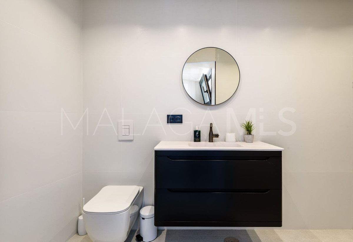 Villa for sale in Elviria