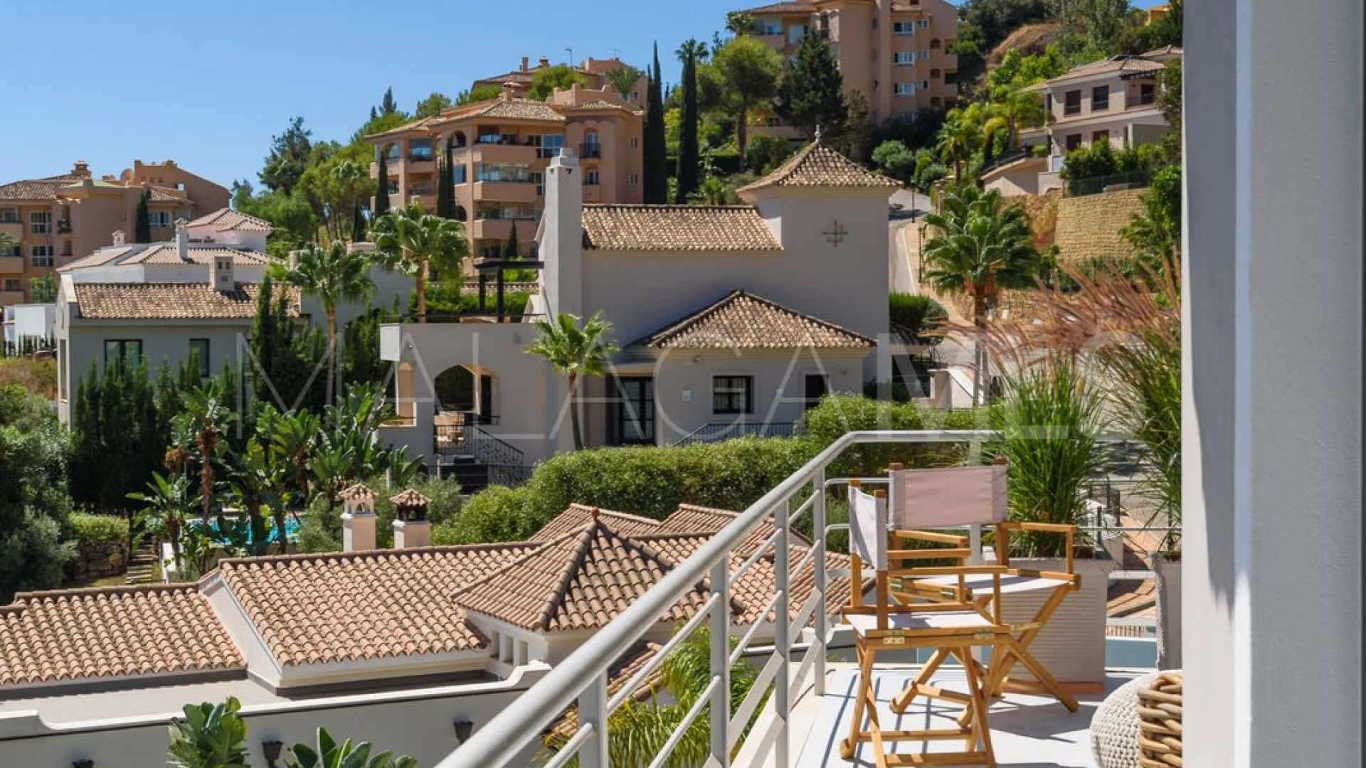 Villa for sale in Elviria