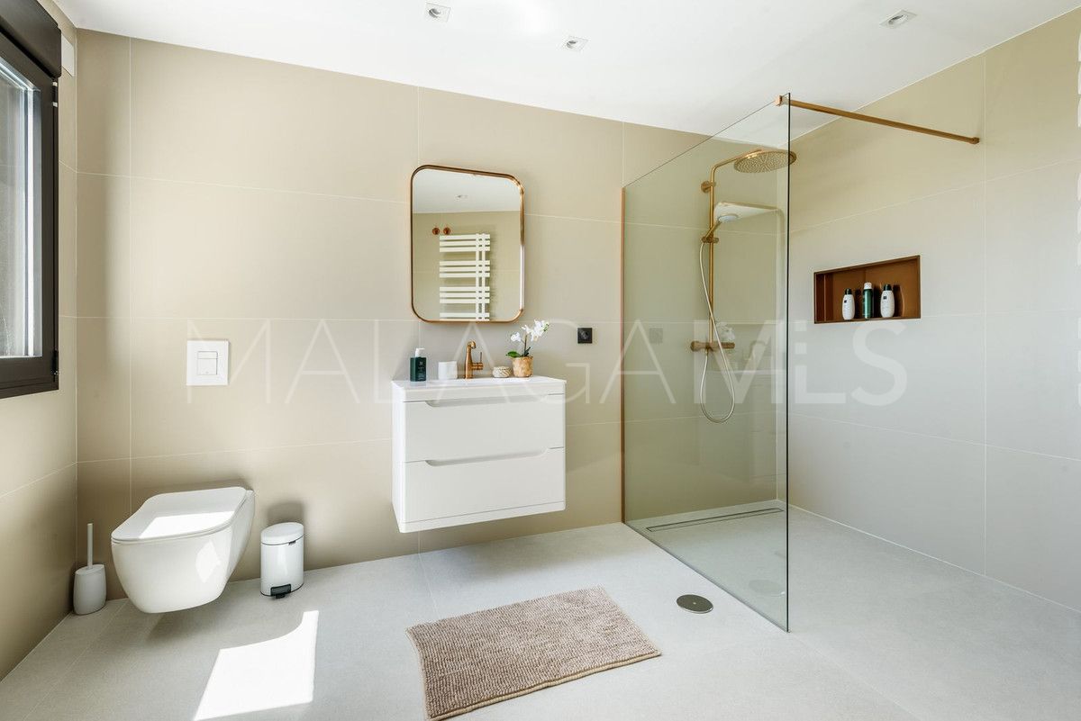 Villa for sale in Elviria