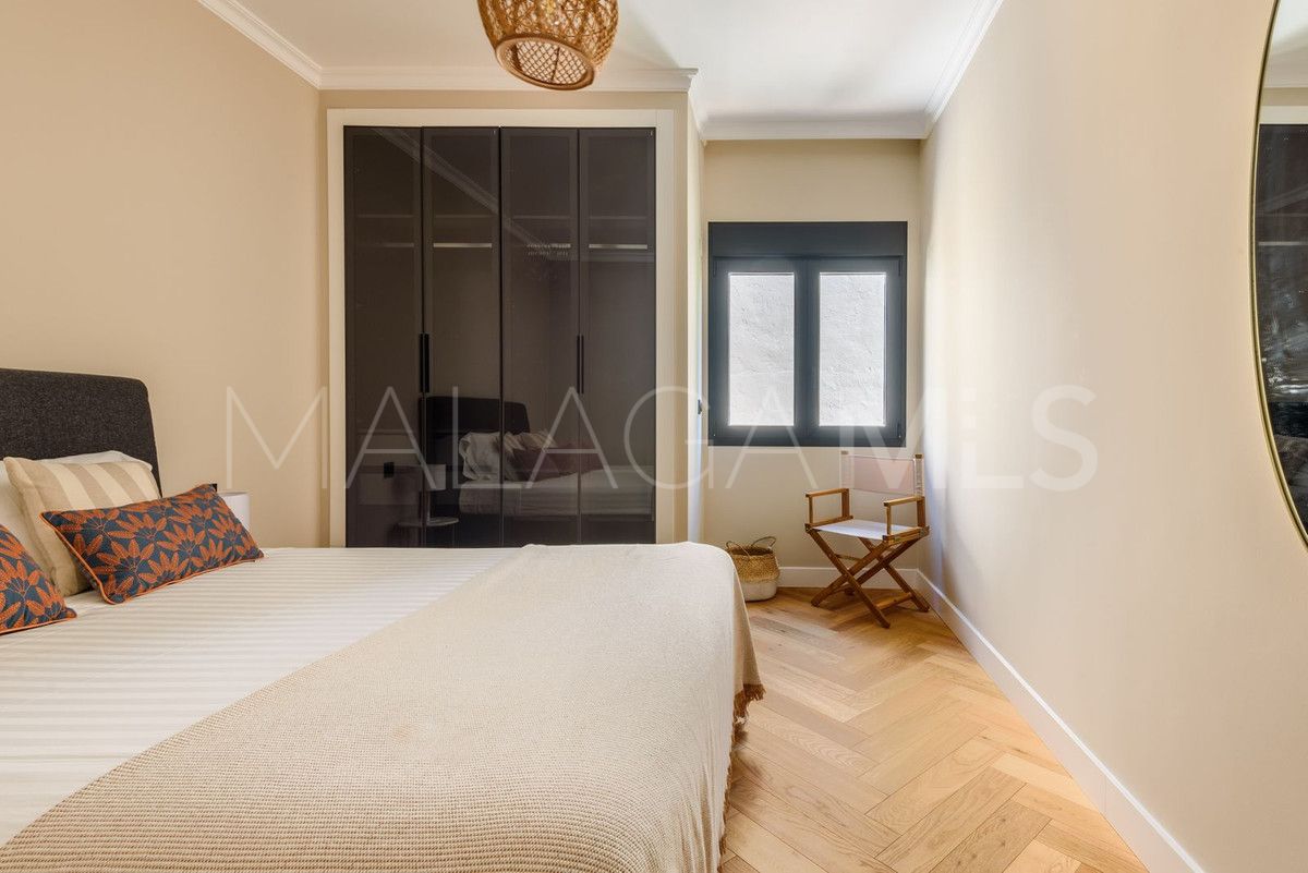 Villa for sale in Elviria