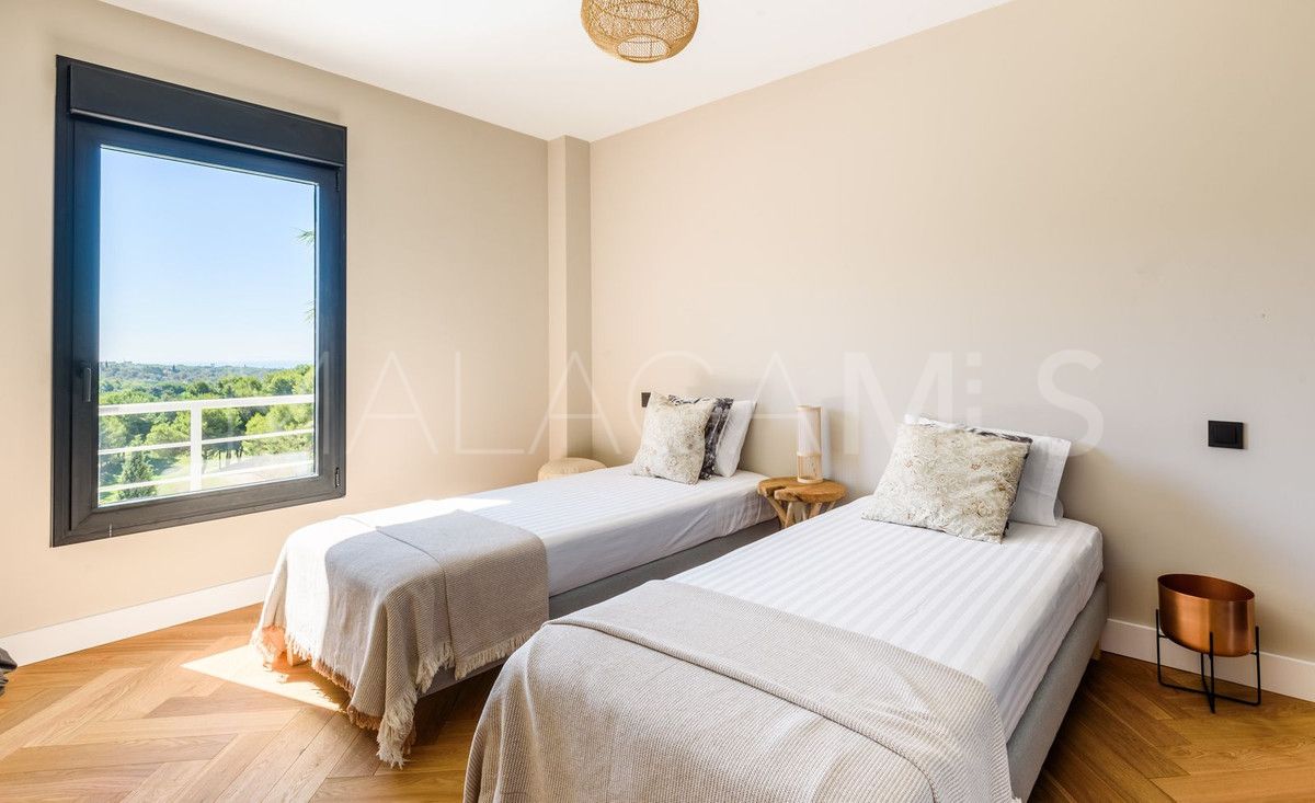 Villa for sale in Elviria