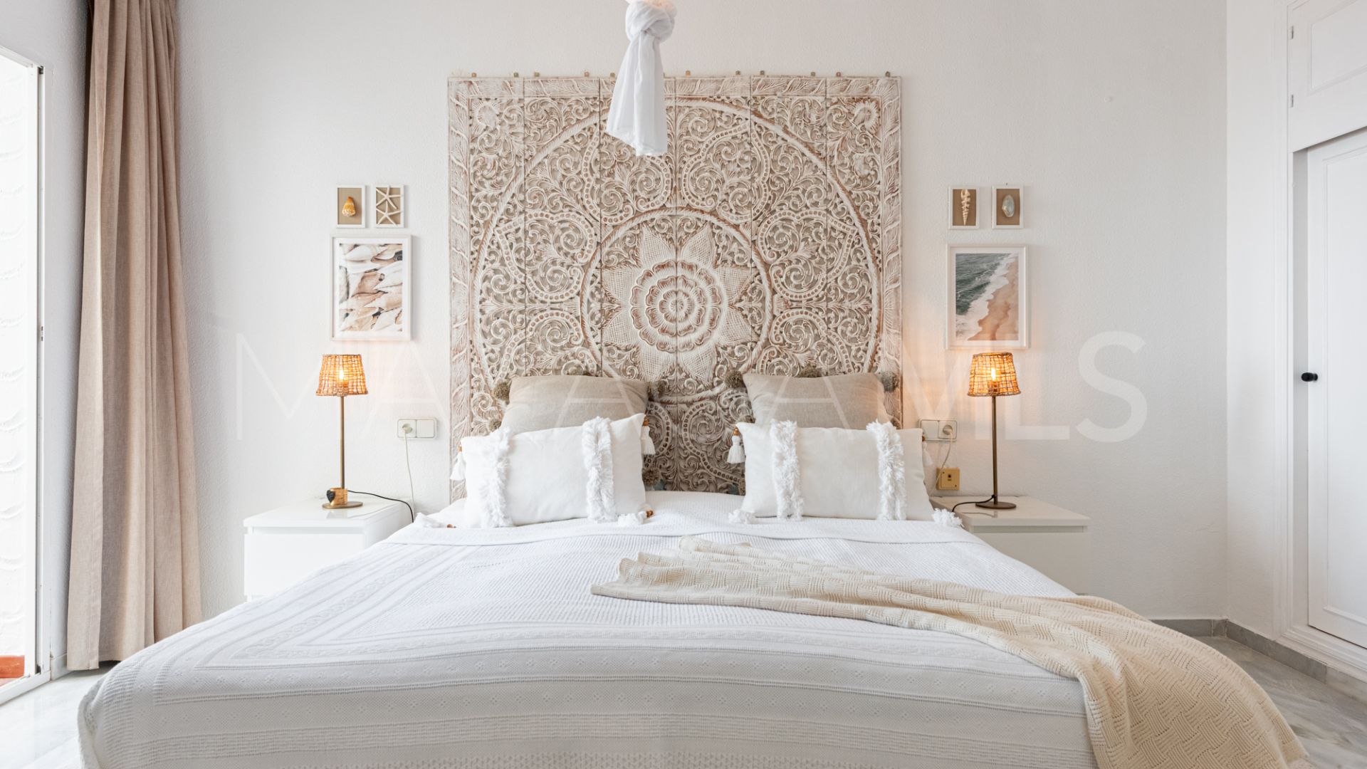 For sale apartment in Calahonda