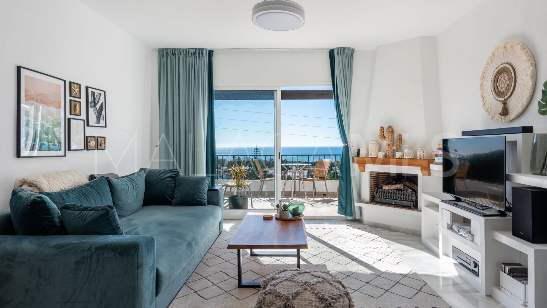 For sale apartment in Calahonda