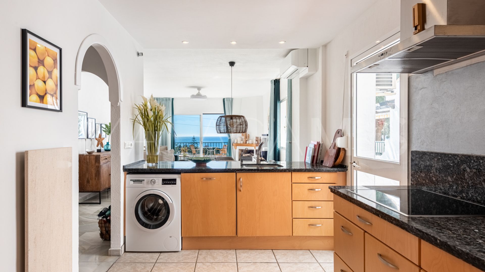 For sale apartment in Calahonda