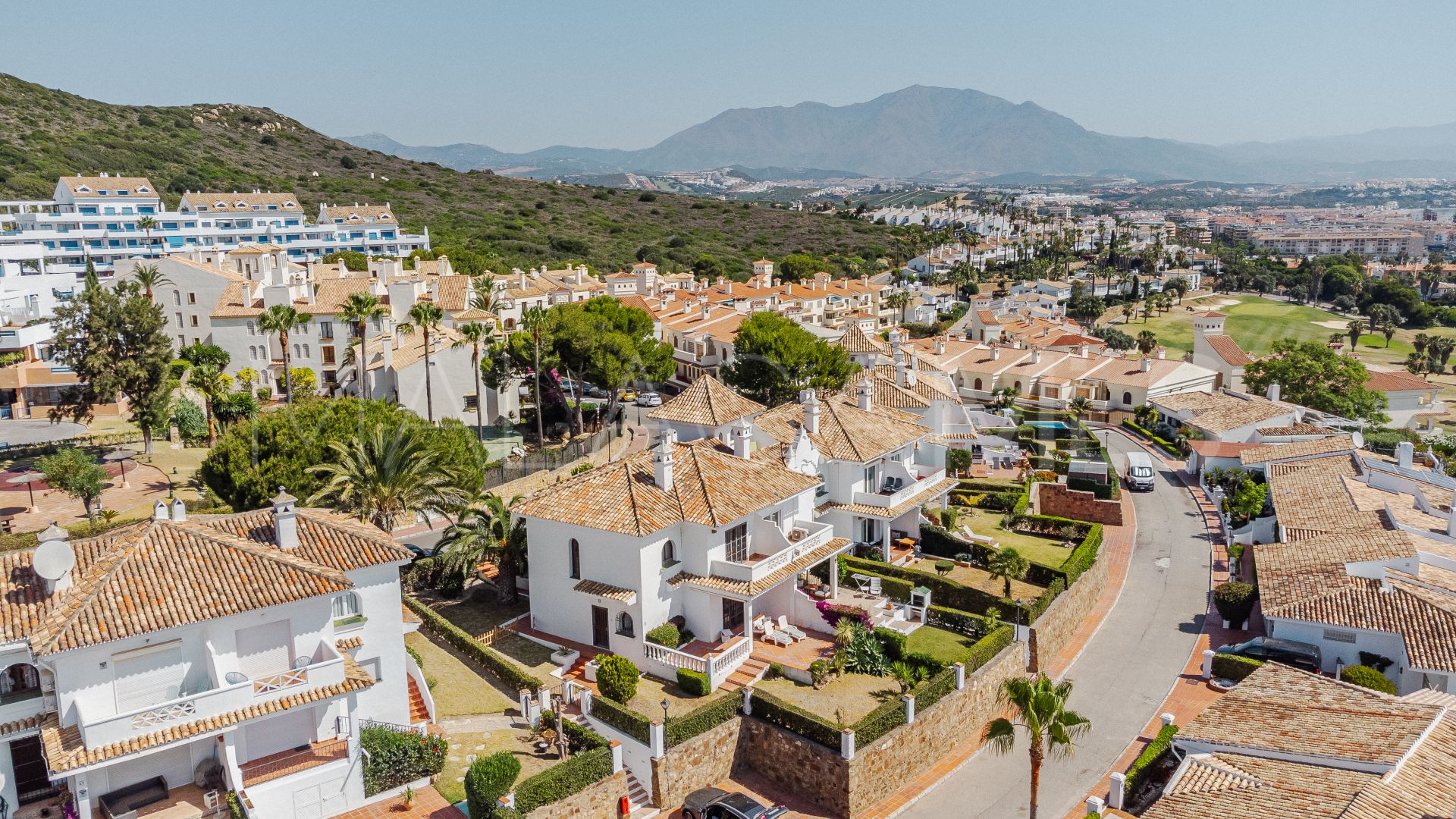 Maison de ville for sale in La Duquesa