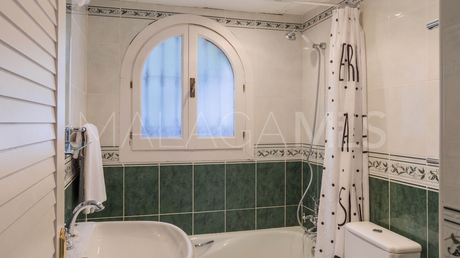 Maison de ville for sale in La Duquesa