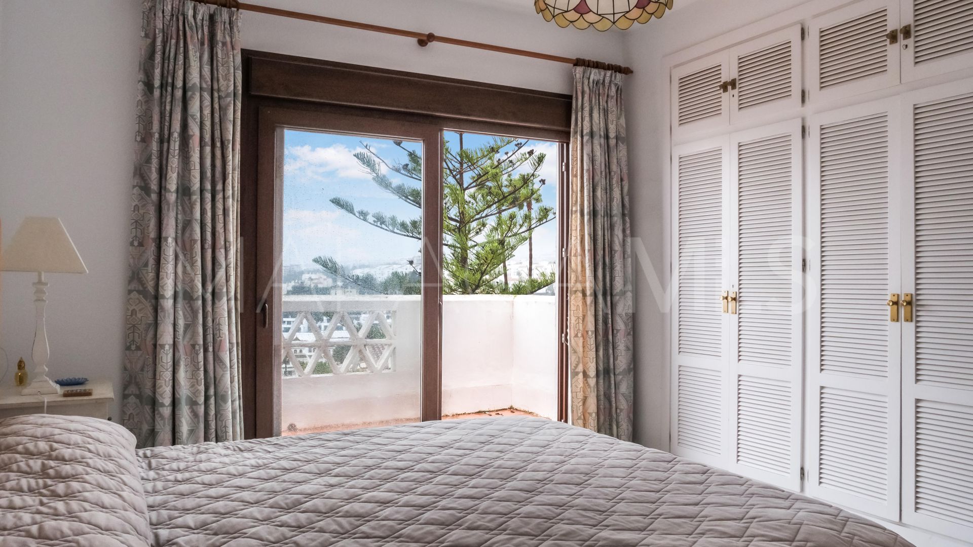 Maison de ville for sale in La Duquesa