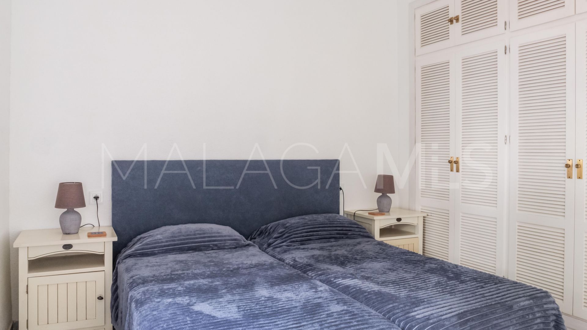 Maison de ville for sale in La Duquesa