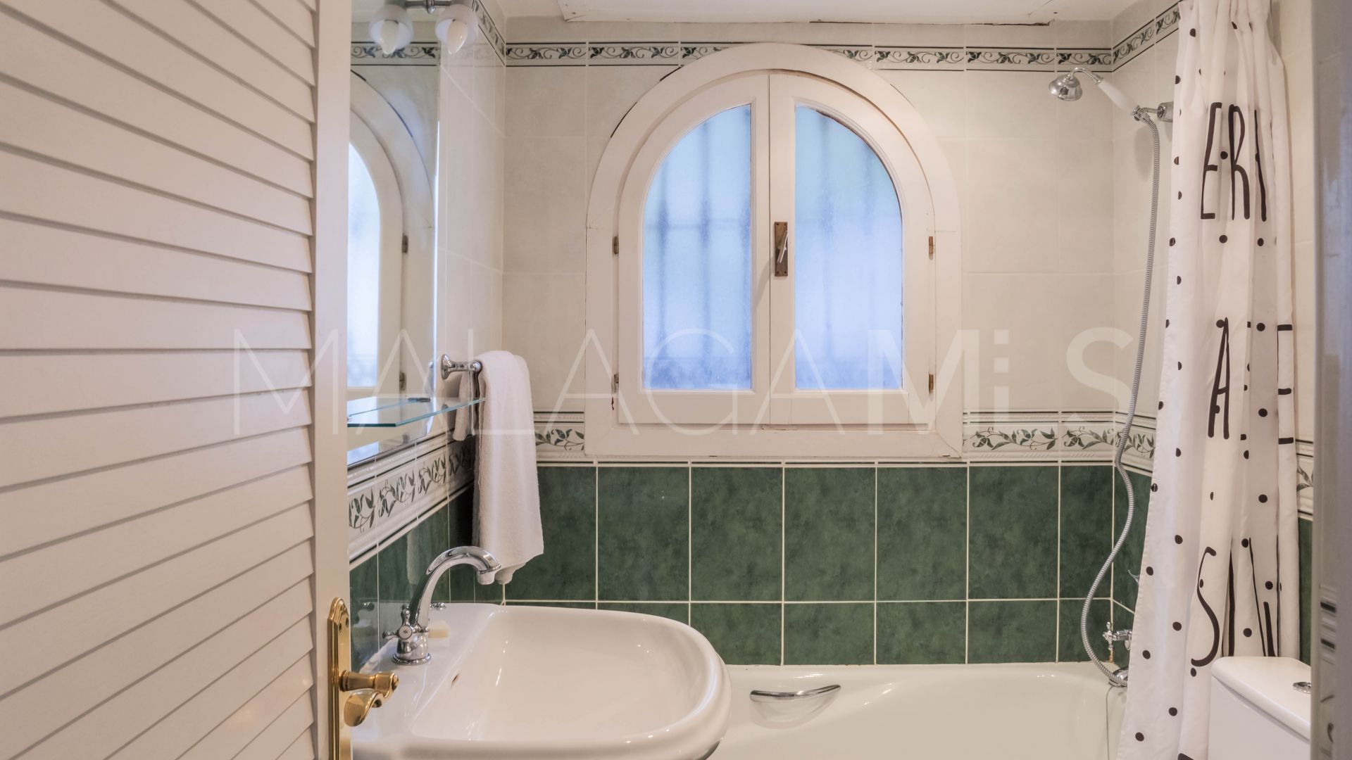 Maison de ville for sale in La Duquesa