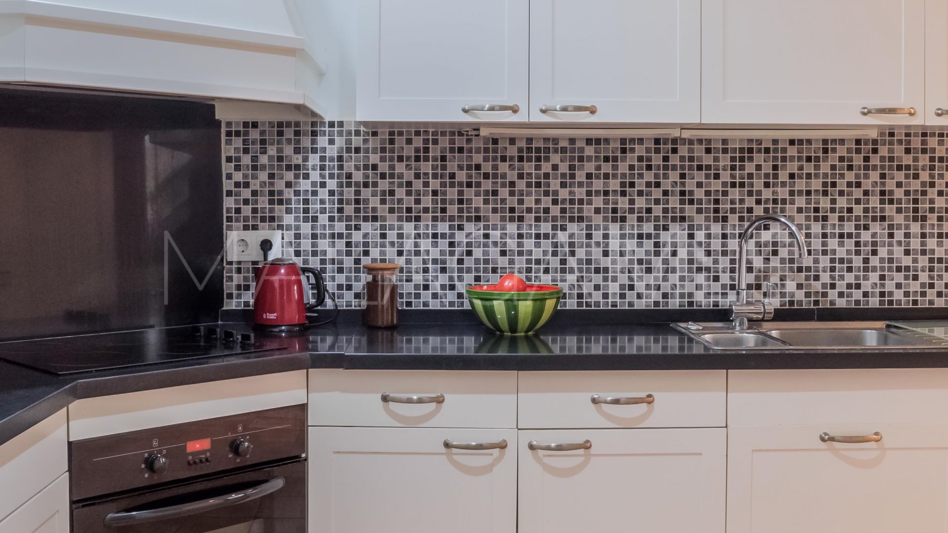 Maison de ville for sale in La Duquesa