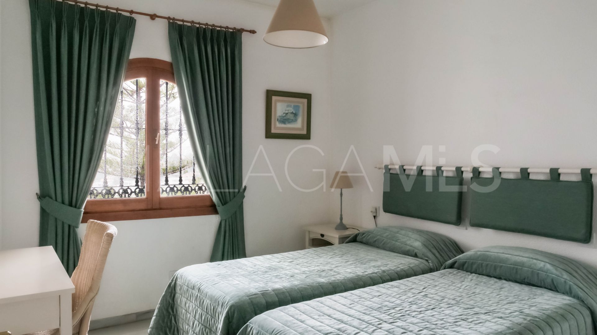 Maison de ville for sale in La Duquesa