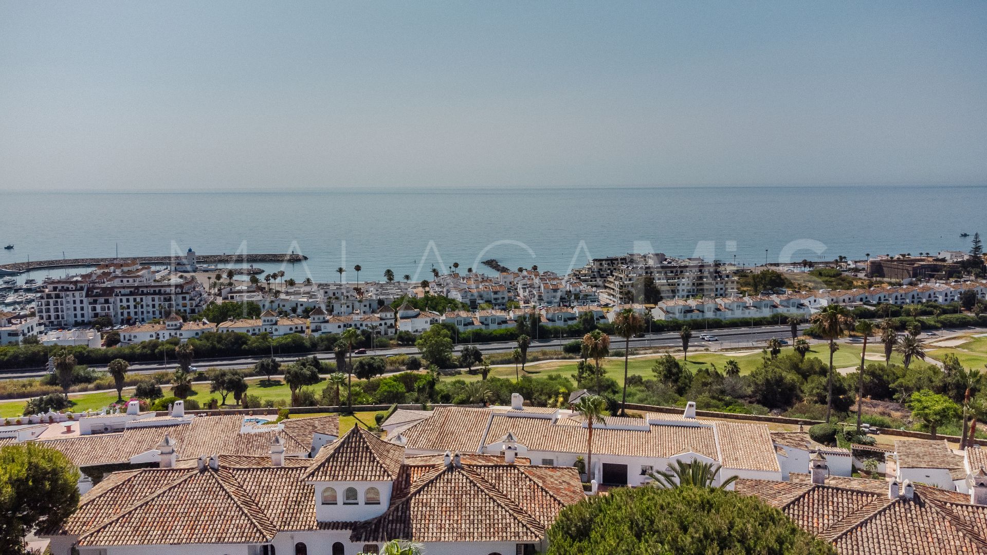 Maison de ville for sale in La Duquesa