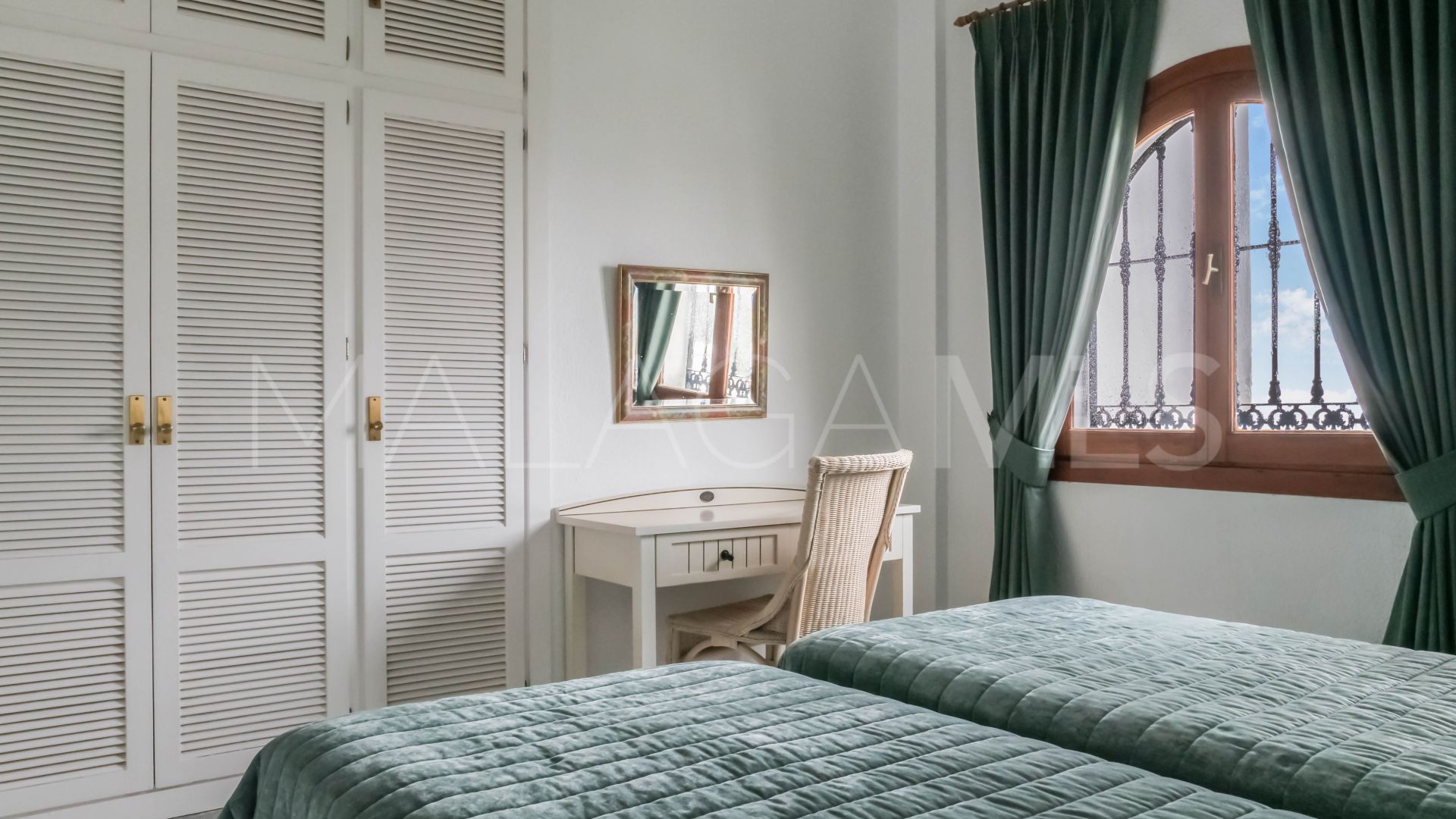 Maison de ville for sale in La Duquesa