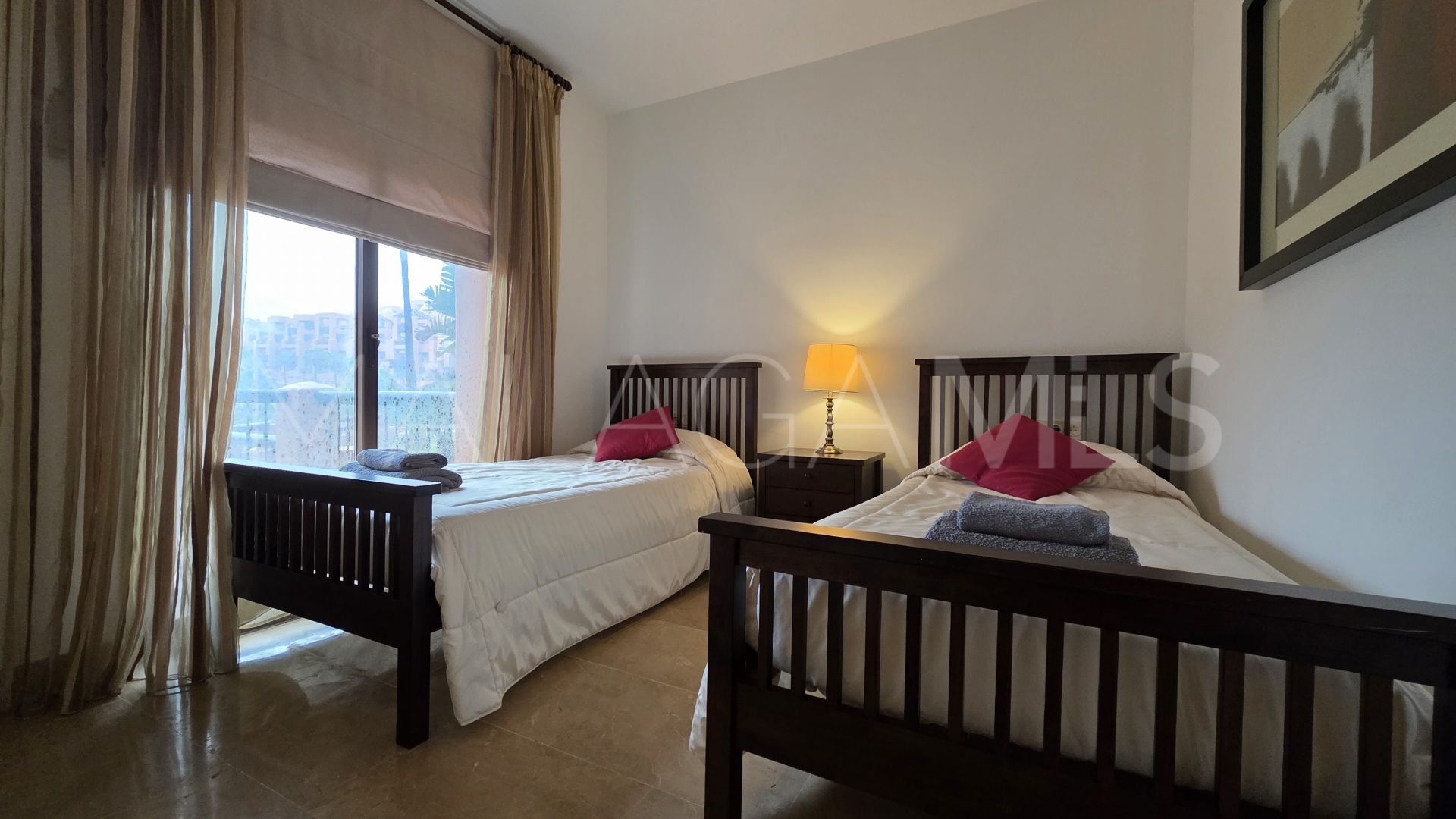 Buy apartamento planta baja with 3 bedrooms in La Duquesa