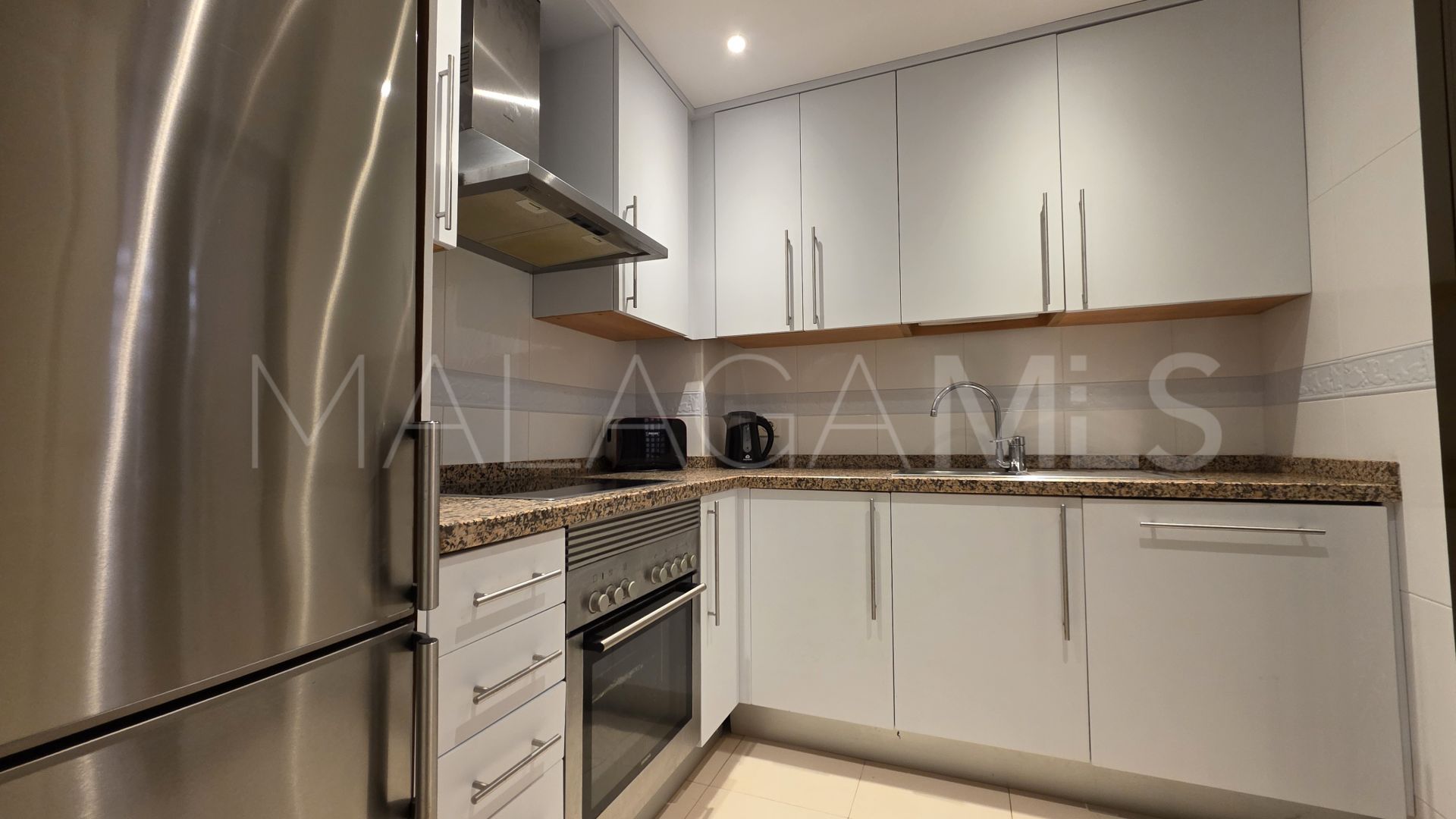 Buy apartamento planta baja with 3 bedrooms in La Duquesa