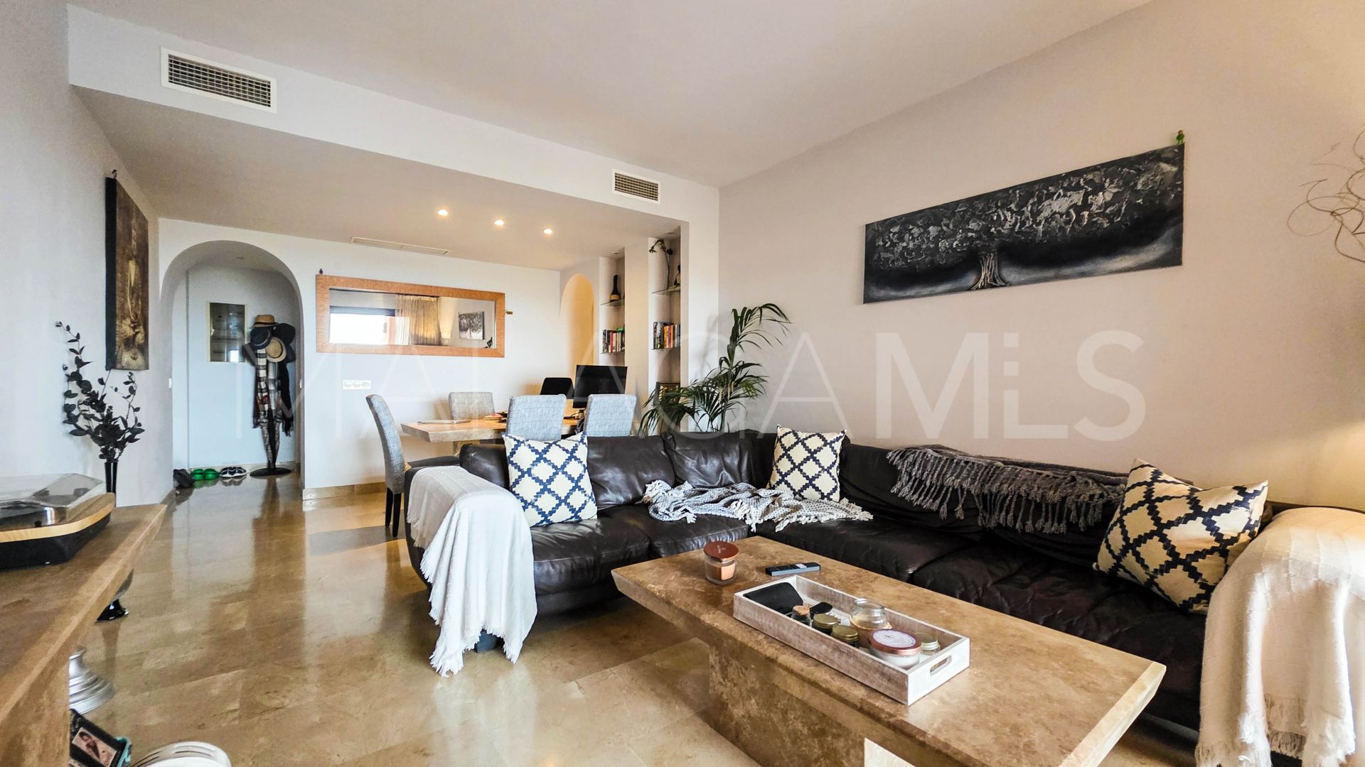 Markplanslägenhet for sale in La Duquesa