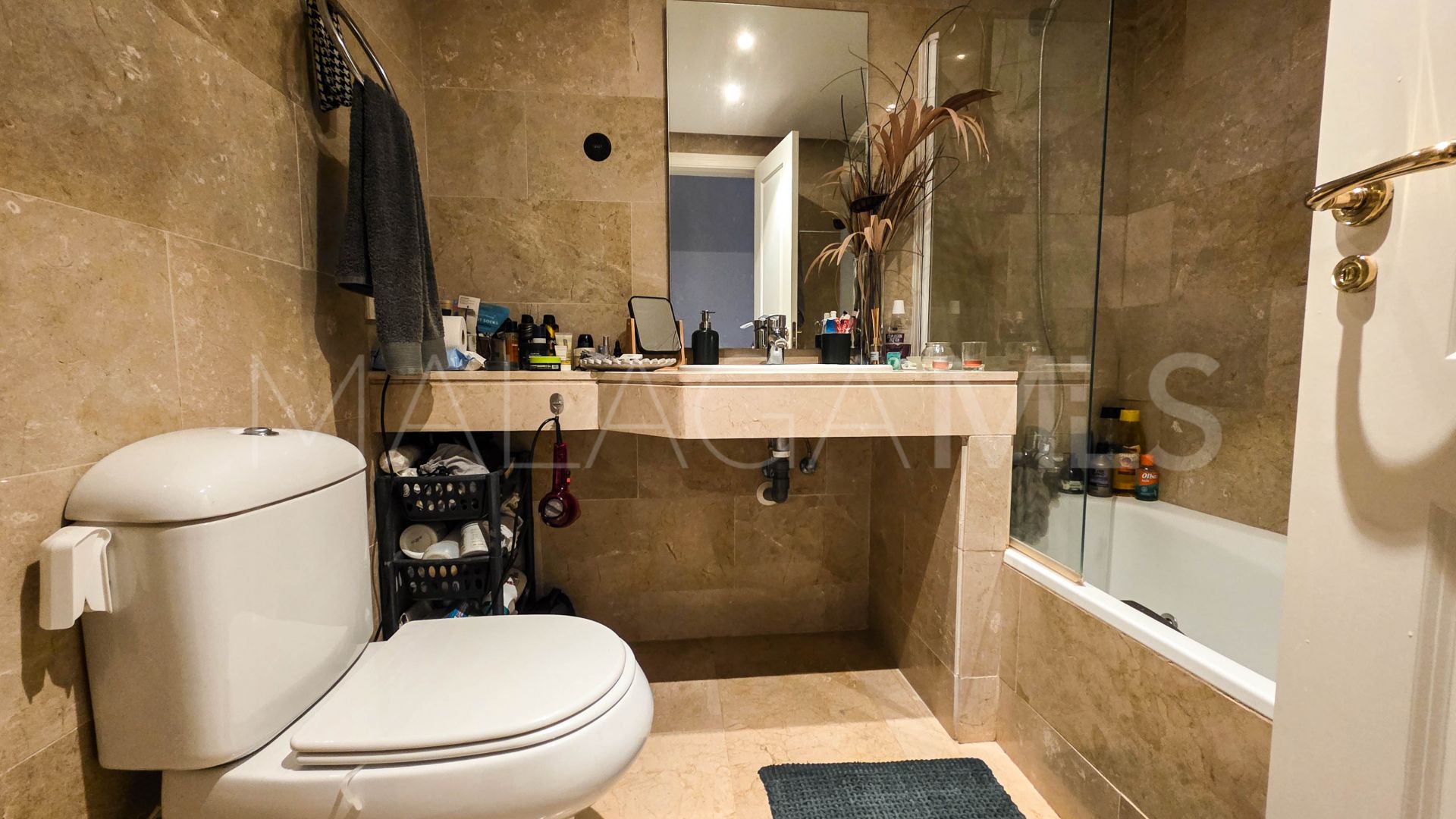 Markplanslägenhet for sale in La Duquesa