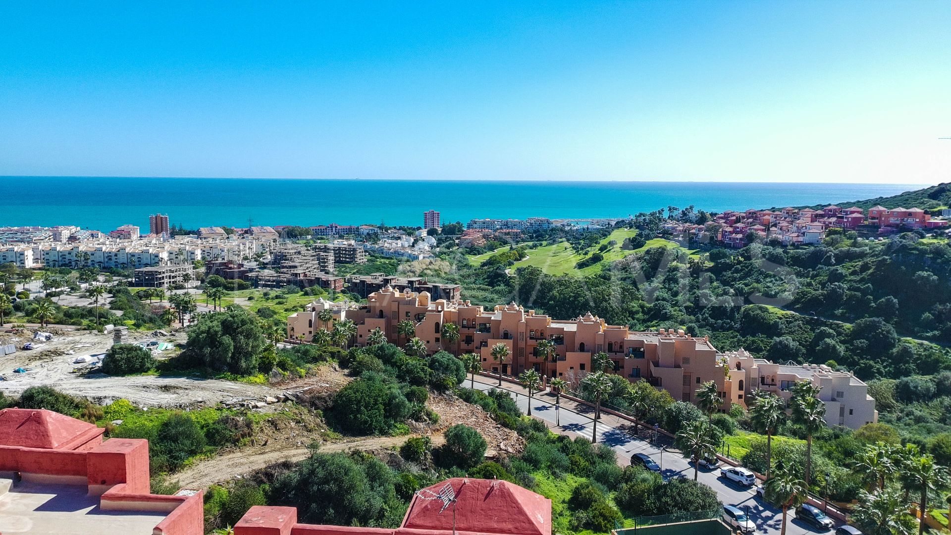 Penthouse in La Duquesa for sale