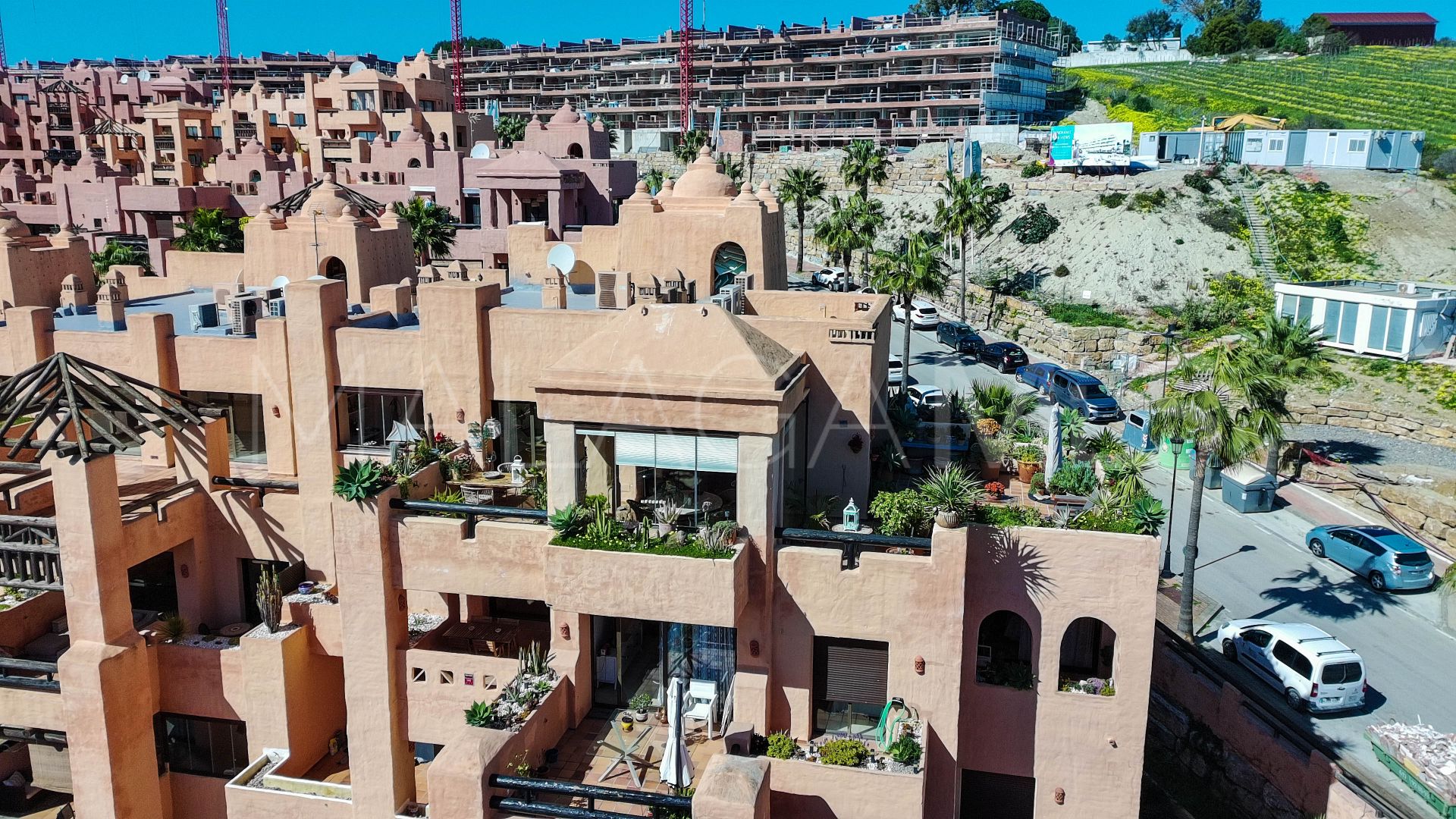 Penthouse in La Duquesa for sale