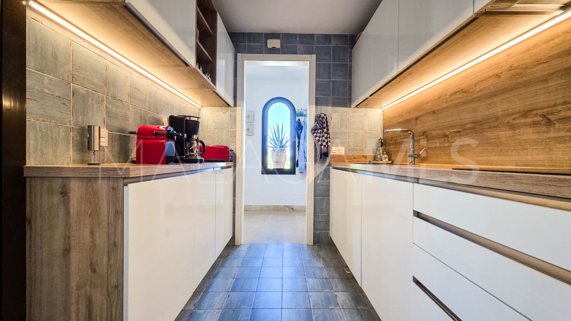 Penthouse in La Duquesa for sale