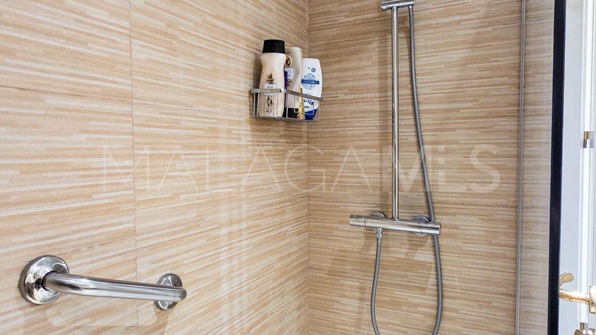 Penthouse in La Duquesa for sale